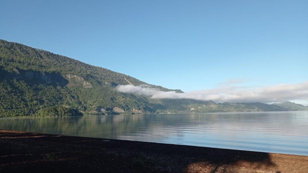 Comunidades Mapuche logran ordenanza municipal que protege lagos de su territorio tradicional en el sur de Chile